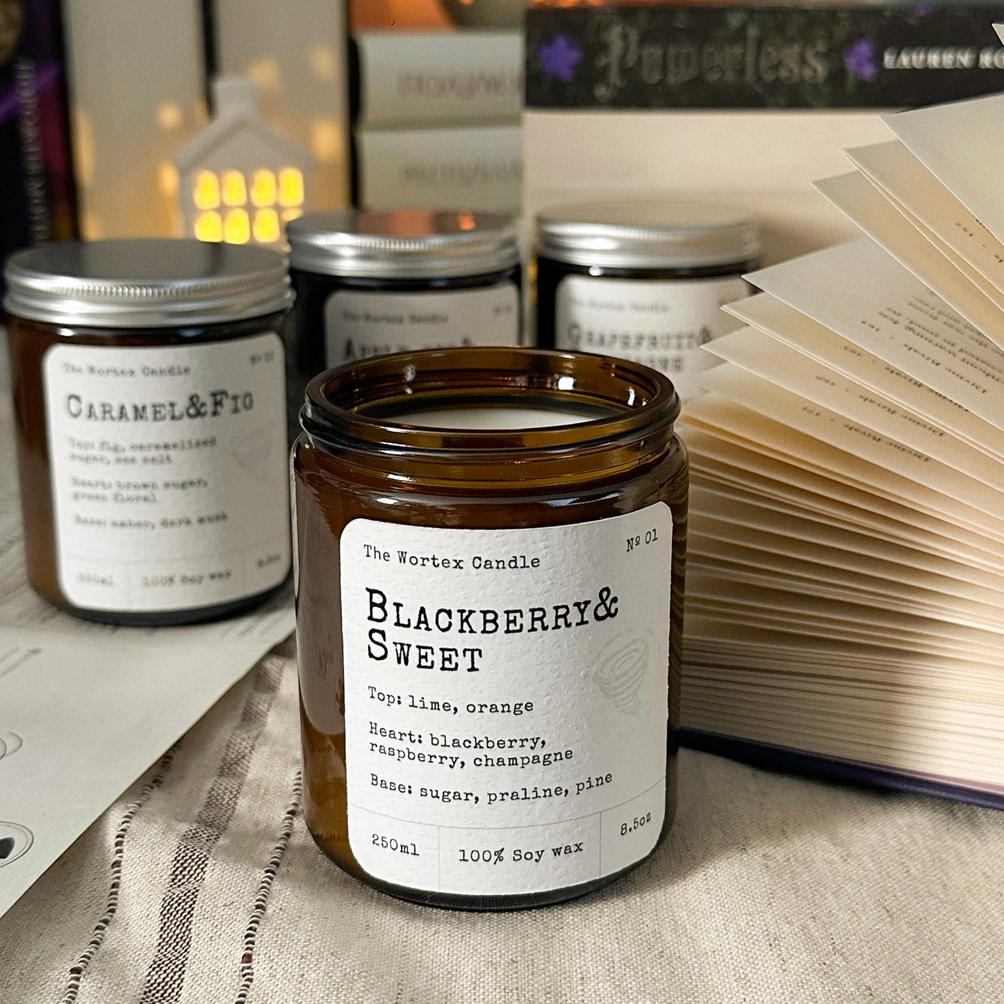 Minimal Ароматична соєва свічка "NO.1 Blackberry&Sweet" - Wortex Candle